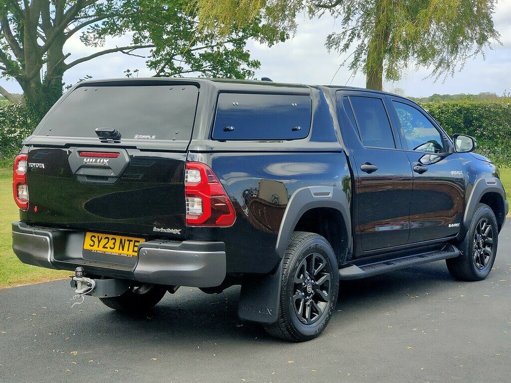 Toyota HILUX D-4d Invincible X SY23NTE Black #4