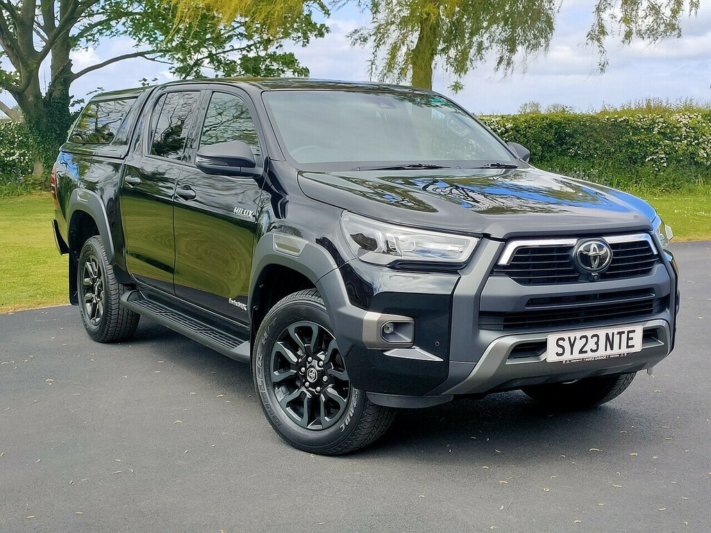 Toyota HILUX D-4d Invincible X SY23NTE Black #5