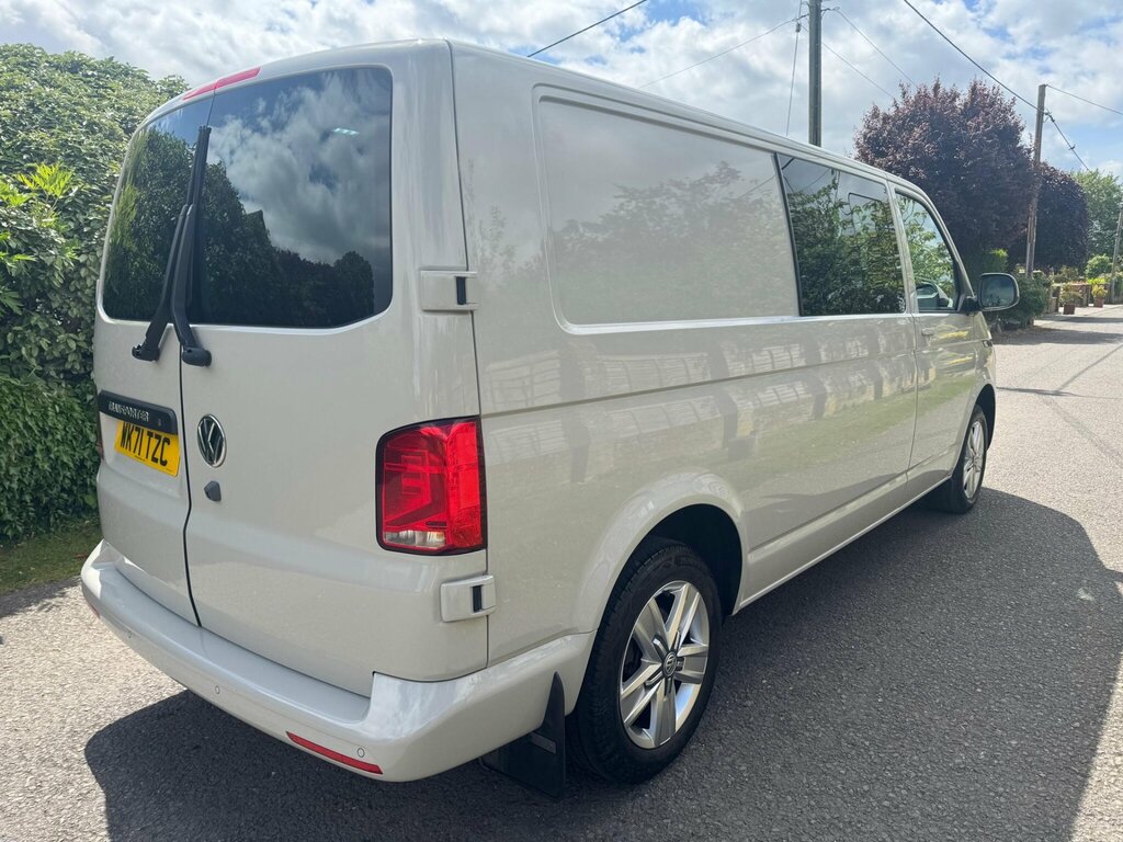 Volkswagen Transporter 2.0 Bitdi T32 Highline Kombi Dsg Fwd Lwb High Roof #4