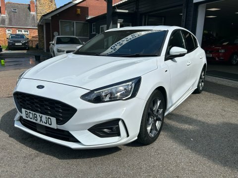 Ford Focus Hatchback 1.0 T Ecoboost St-line 2018 BC18XJO White #6