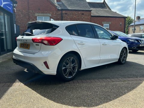 Ford Focus 2018 18 St-line BC18XJO White #2