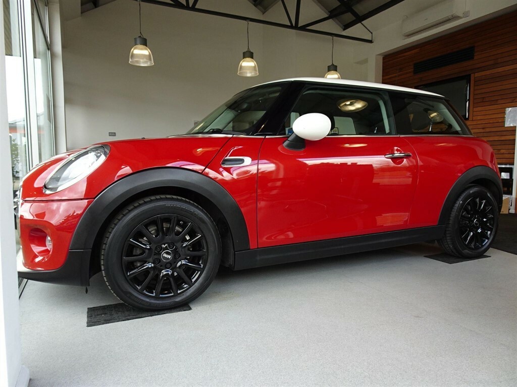 Mini Hatch 1.5 Cooper Hatchback Euro 6 Ss Red