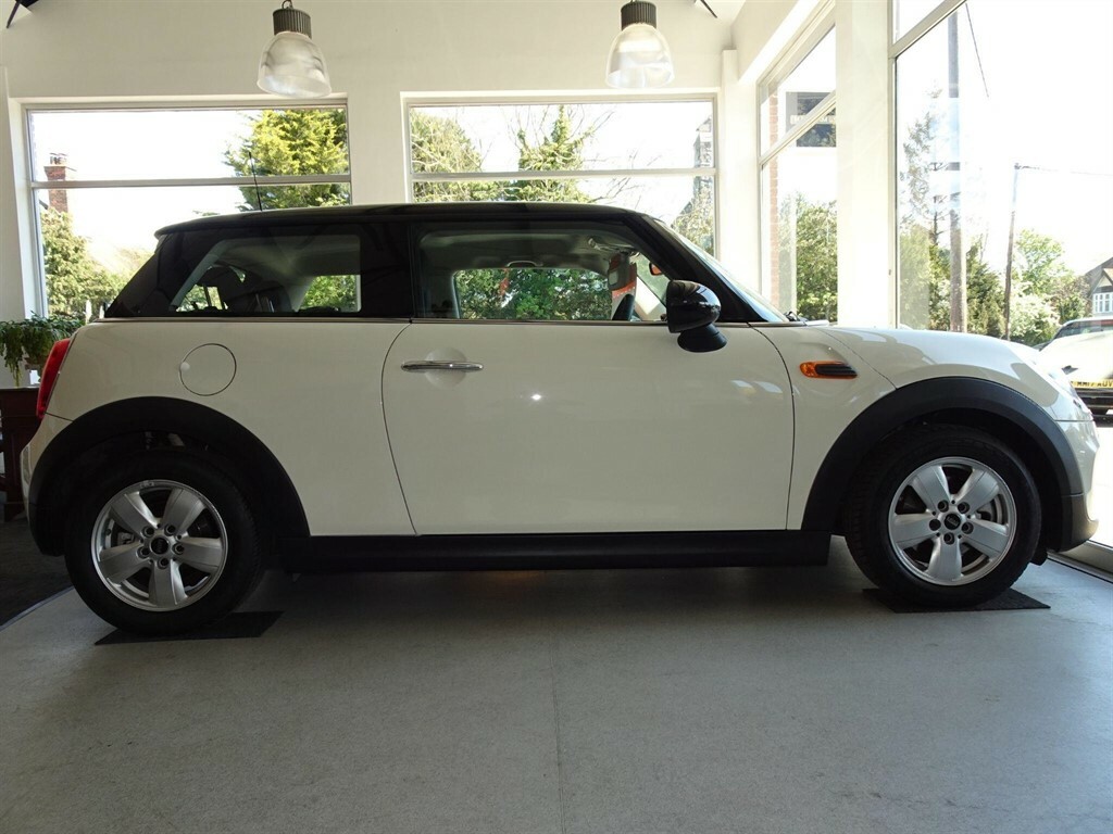 Mini Hatch 1.5 Cooper Hatchback Euro 6 Ss WG16UZW White #2
