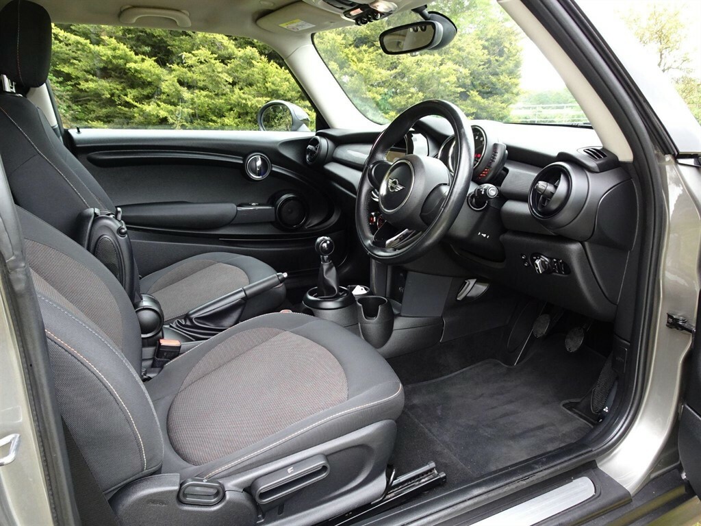 Mini Hatch 1.5 Hatchback Euro 6 Ss 136 PX17MBO Silver #2