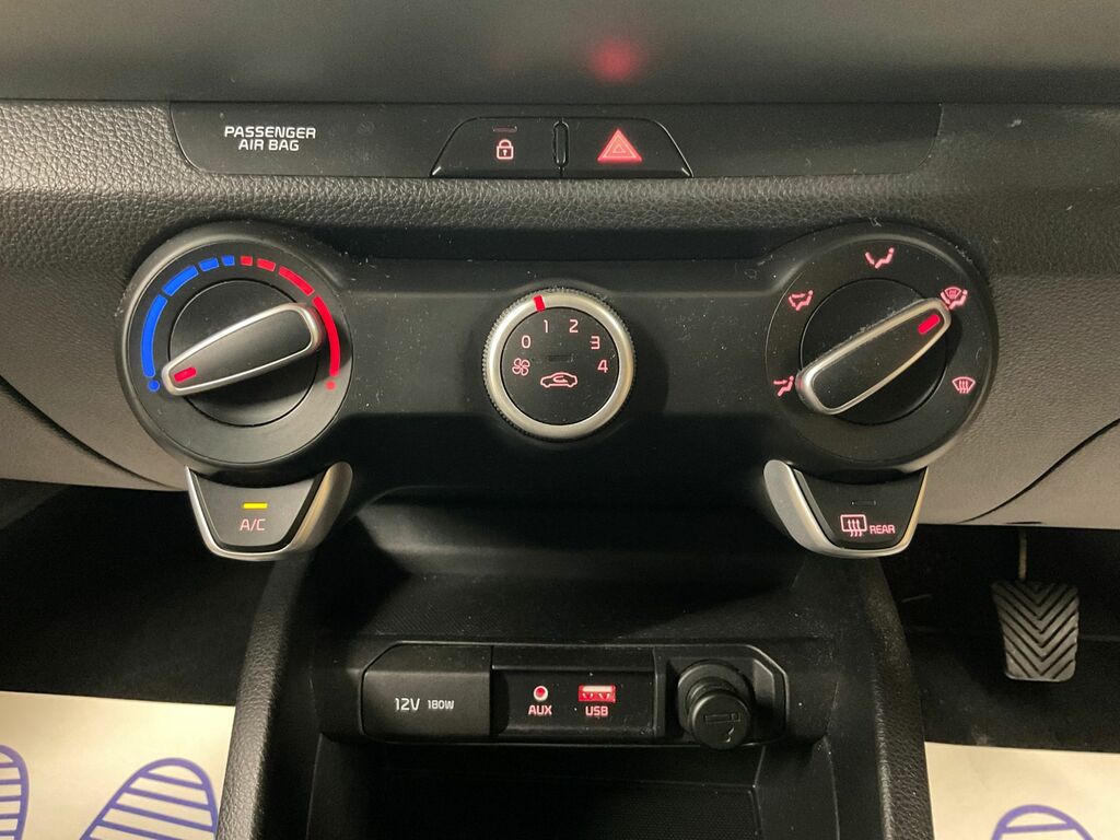 Kia Stonic 1.0T Gdi Maxx White #40