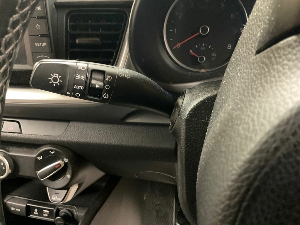 Kia Stonic 1.0T Gdi Maxx White #26
