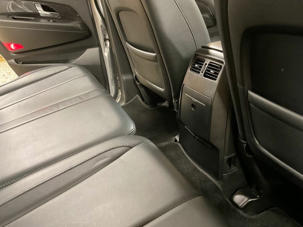 SsangYong Rexton  White #18