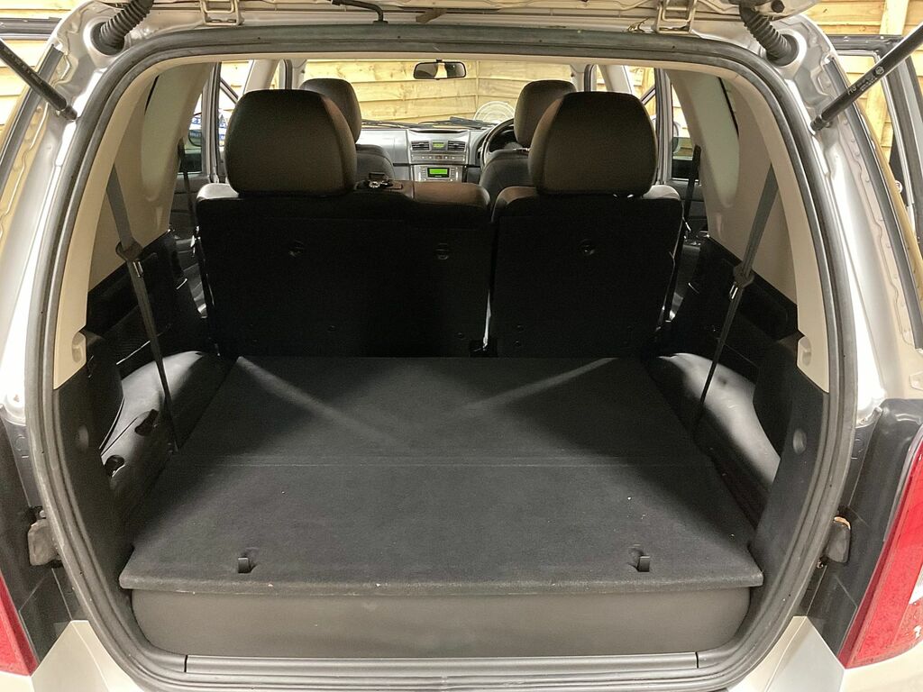 SsangYong Rexton  White #30