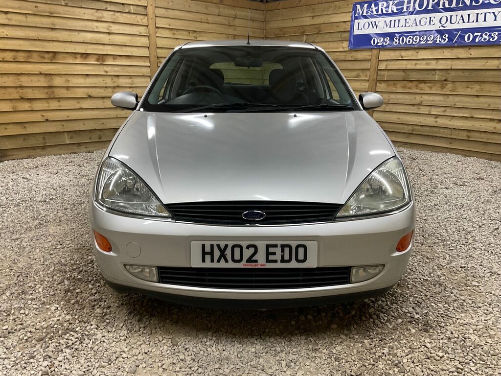 Ford Focus 16V Ghia Hatchback HX02EDO Silver #2