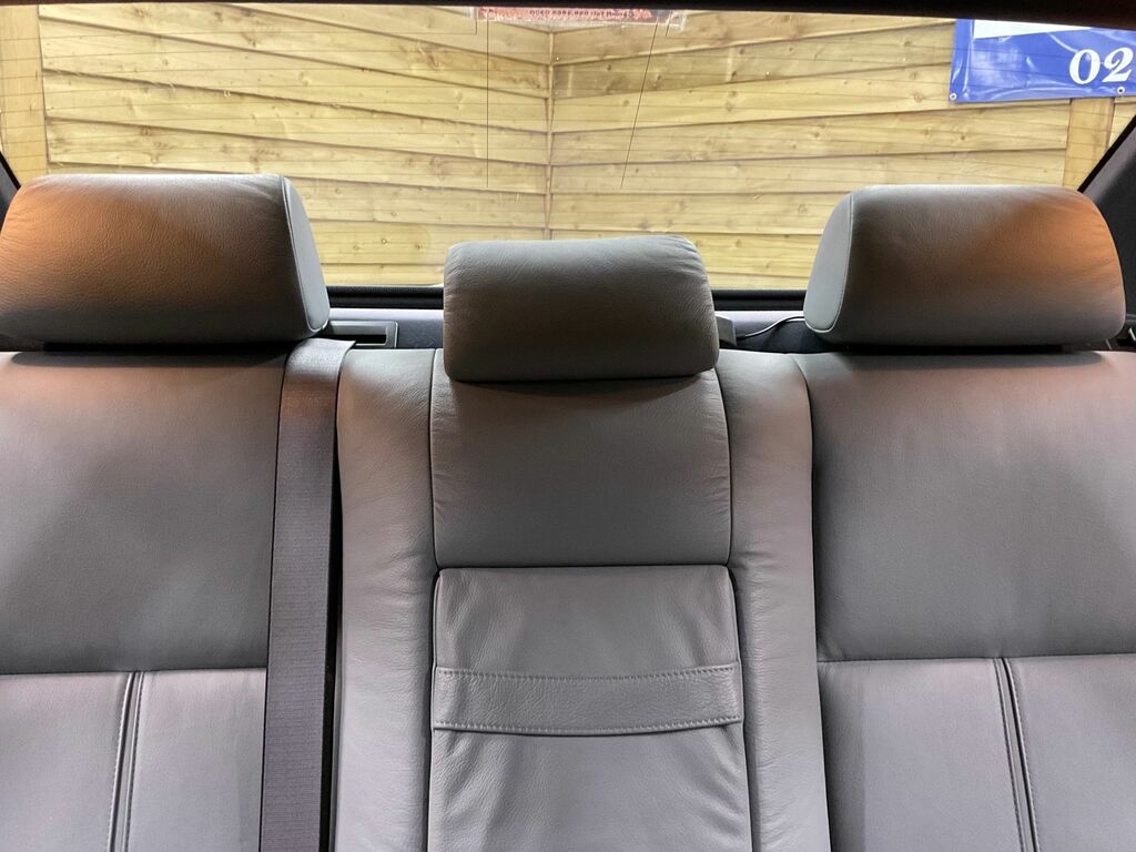 BMW 5 Series Se Black #28