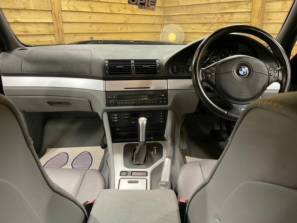 BMW 5 Series Se Black #27