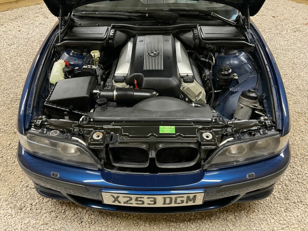 BMW 5 Series Se Black #49