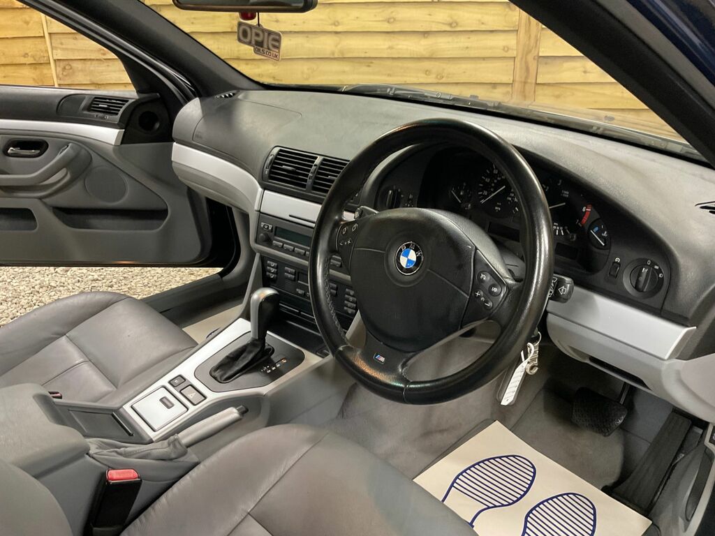 BMW 5 Series Se Black #12