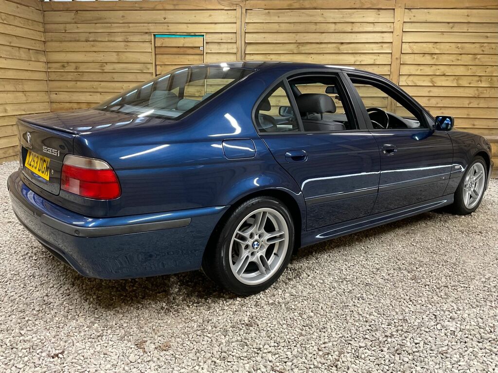 BMW 5 Series Se Black #6