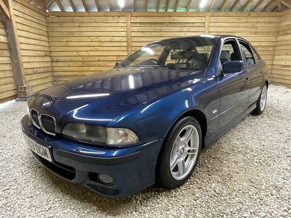 BMW 5 Series Se Black #3