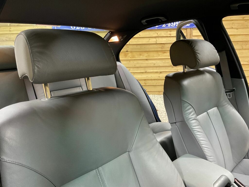 BMW 5 Series Se Black #16