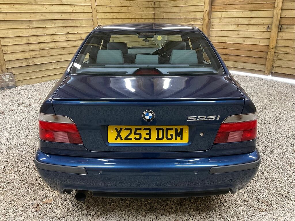 BMW 5 Series Se Black #5