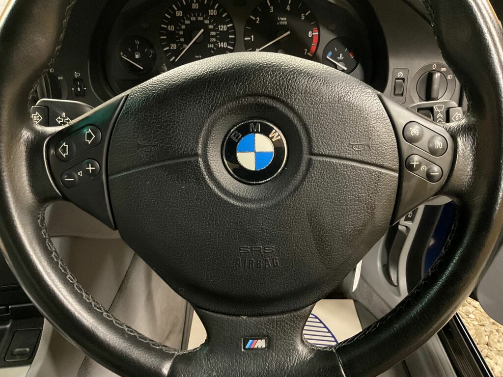 BMW 5 Series Se Black #33