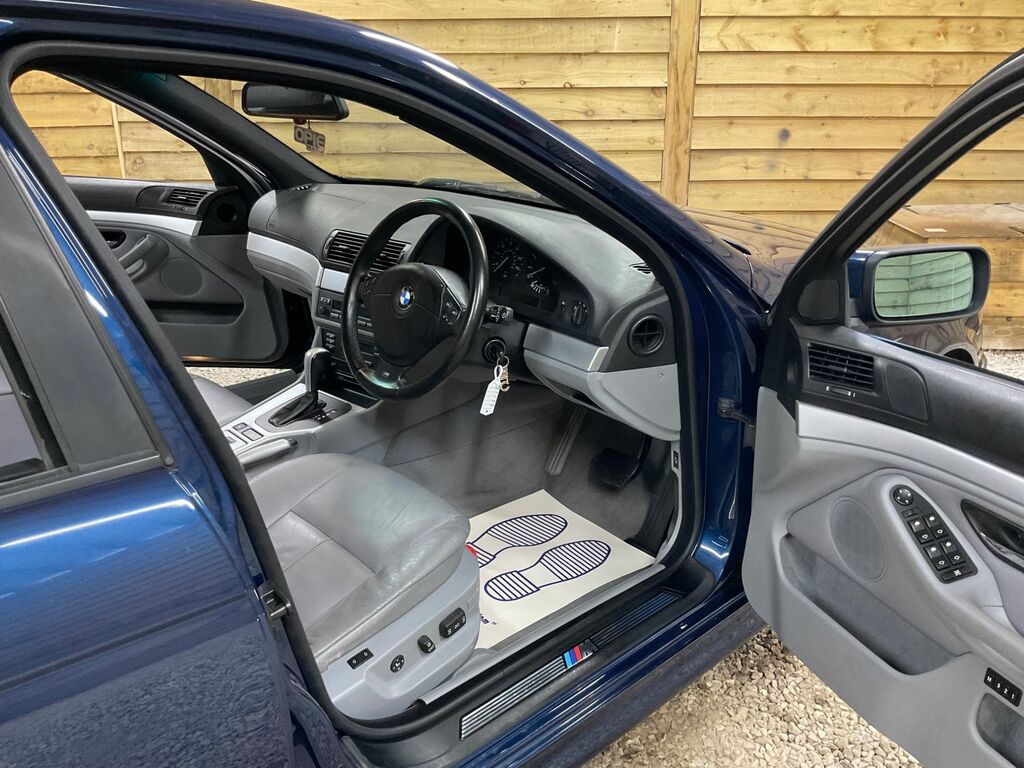 BMW 5 Series Se Black #10