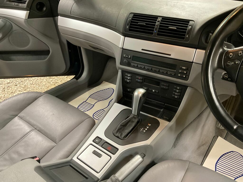 BMW 5 Series Se Black #13