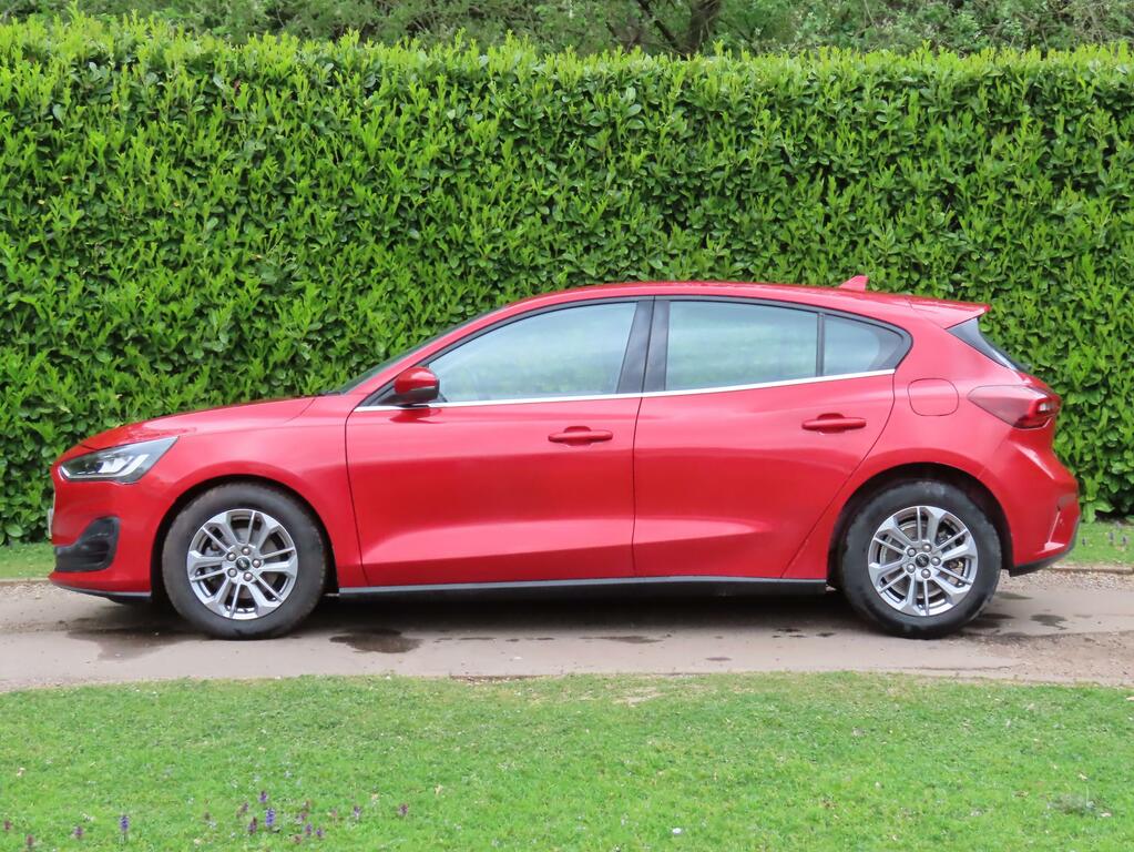 Ford Focus 1.0T Ecoboost Titanium Hatchback ML23NYW Red #4