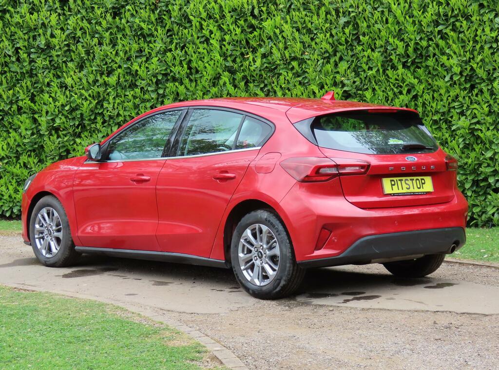 Ford Focus 1.0T Ecoboost Titanium Hatchback ML23NYW Red #5