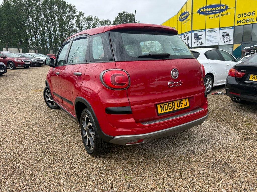 Fiat 500L 1.4L City Cross Red #4
