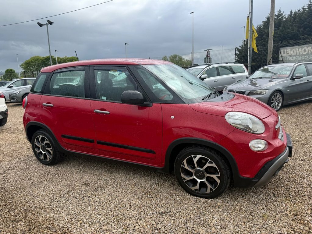 Fiat 500L 1.4L City Cross Red #6