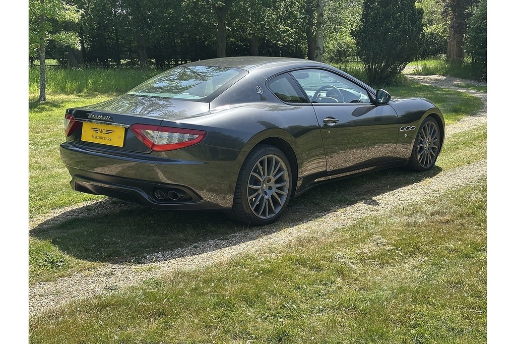 Maserati GranTurismo 4.7L S White #9