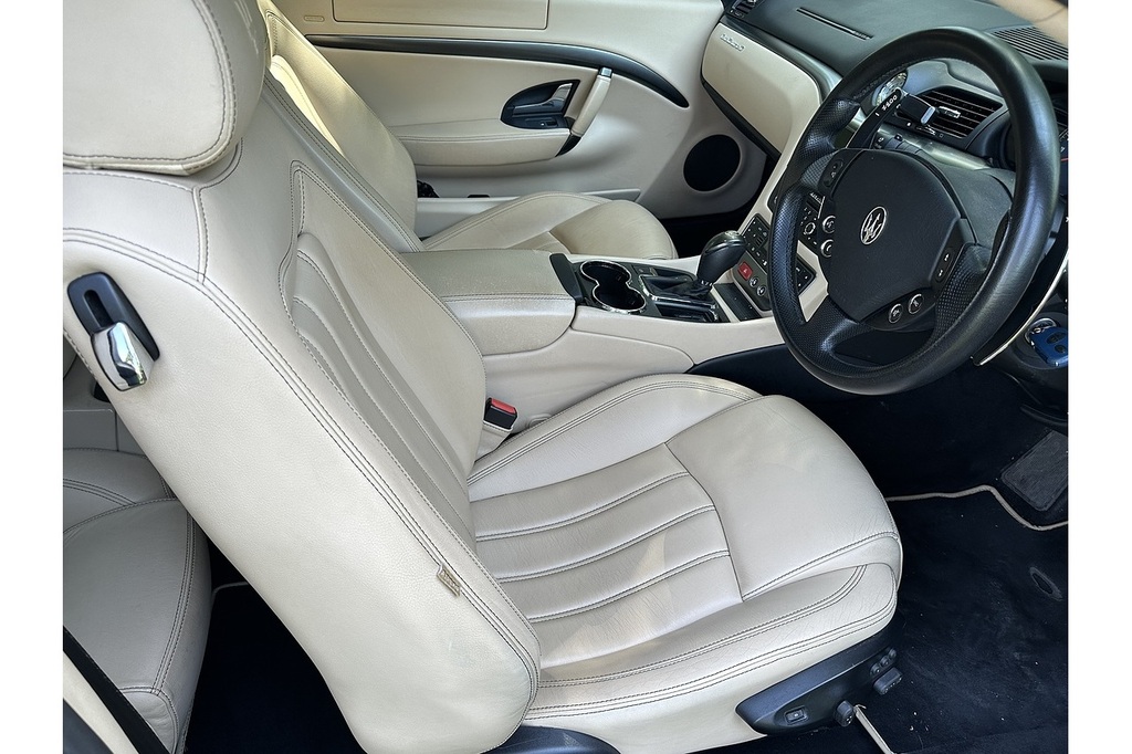 Maserati GranTurismo 4.7L S White #18