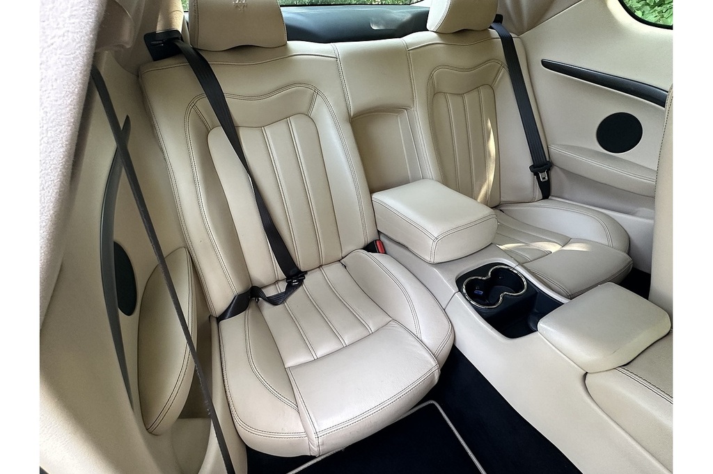 Maserati GranTurismo 4.7L S White #17