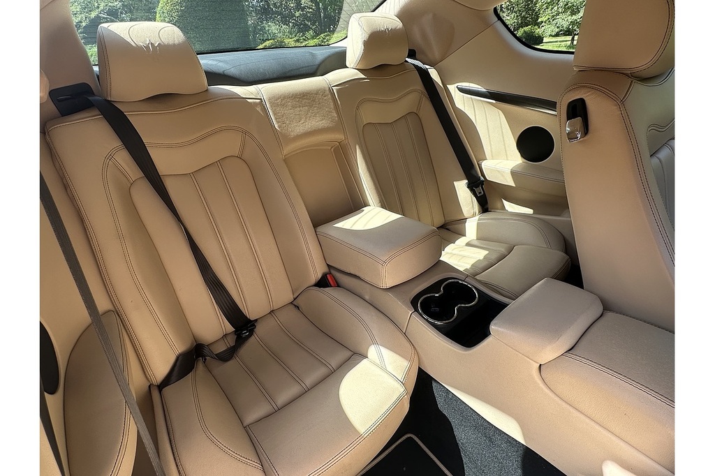 Maserati GranTurismo 4.7L S White #23