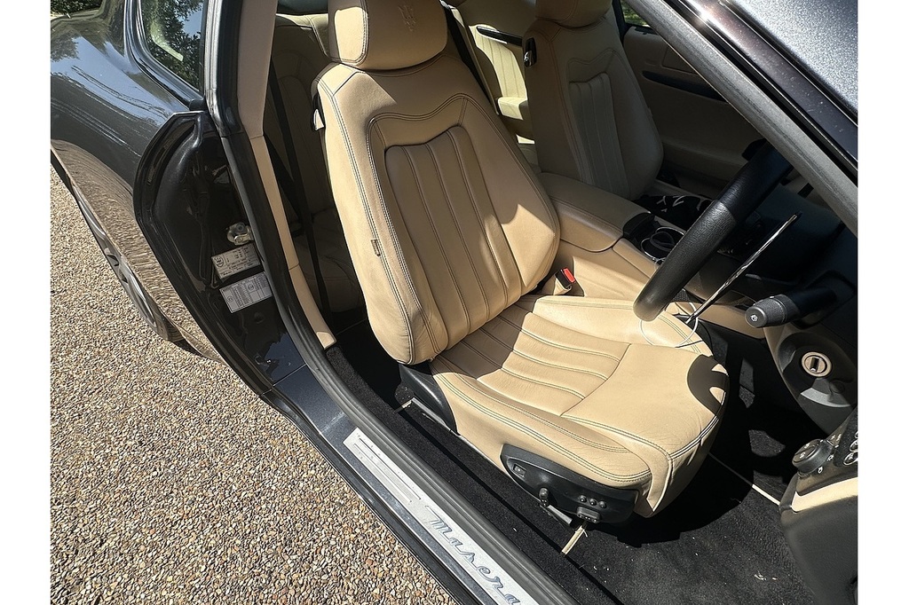 Maserati GranTurismo 4.7L S White #22