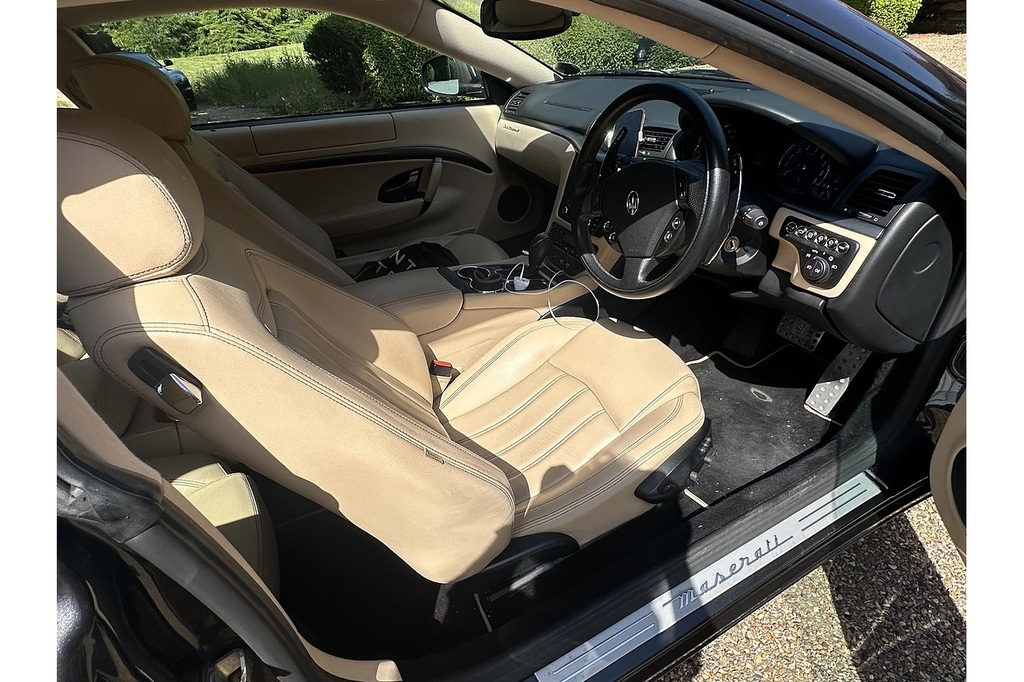 Maserati GranTurismo 4.7L S White #24