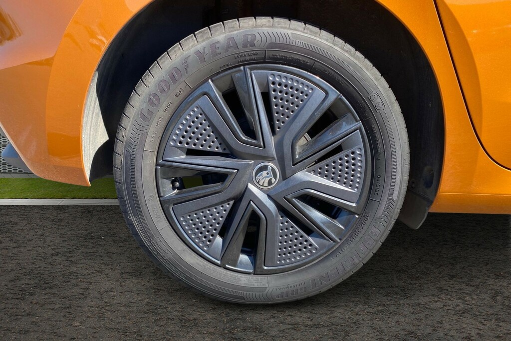 Skoda Fabia 1.0 Tsi Colour Edition Hatchback EF22KRK Orange #5
