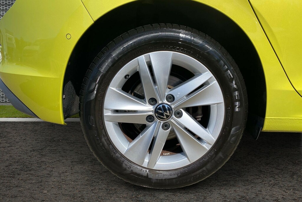 Volkswagen Golf 1.5 Tsi Life Hatchback Euro 6 S Yellow #5