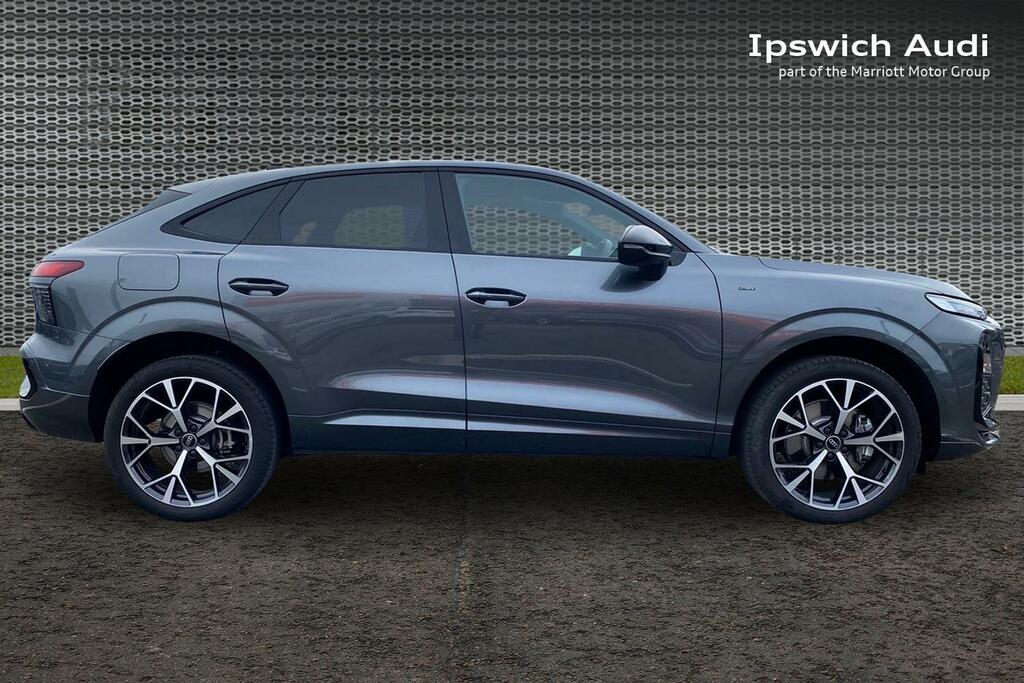 Audi Q3 1.5 E-hybrid Launch Edition Sportback P AX75JCJ Grey #4