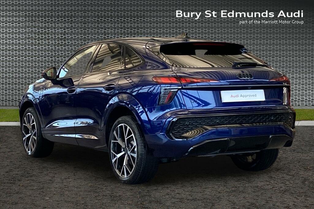 Audi Q3 1.5 E-hybrid Launch Edition Sportback P AX75JCY Blue #3