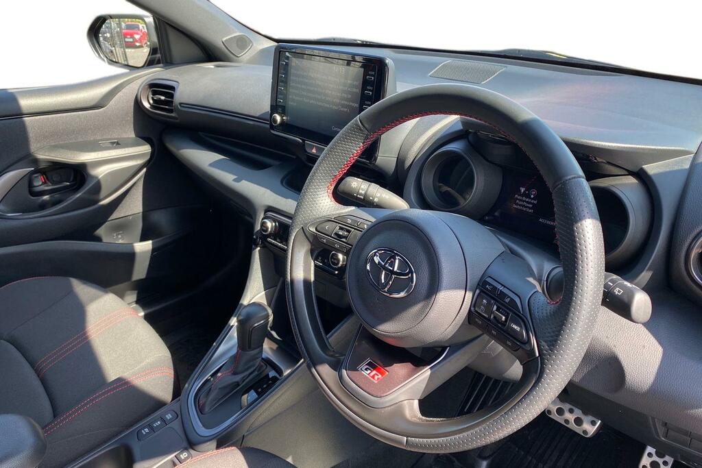 Toyota Yaris 1.5 Vvt-h Gr Sport Hatchback Hybrid E-c CE23GCE Red #6