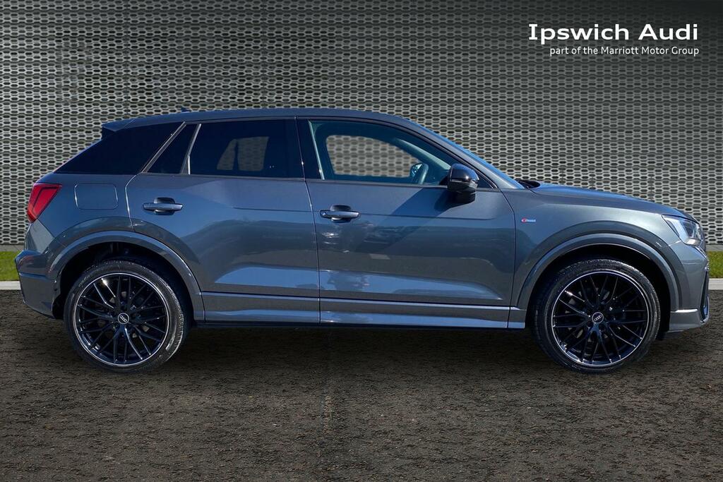 Audi Q2 1.5 Tfsi Cod 35 Black Edition Suv S Tro KN23VPX Grey #4