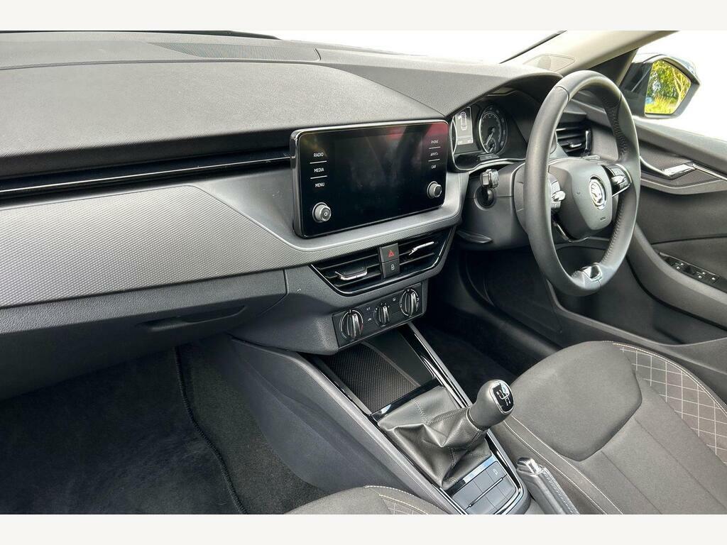 Skoda Kamiq 1.0 Tsi Se Euro 6 Ss AE24YGL Black #2