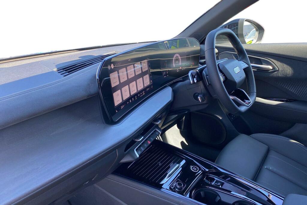 Audi Q3 1.5 E-hybrid Launch Edition Sportback P AX75LSU Grey #2