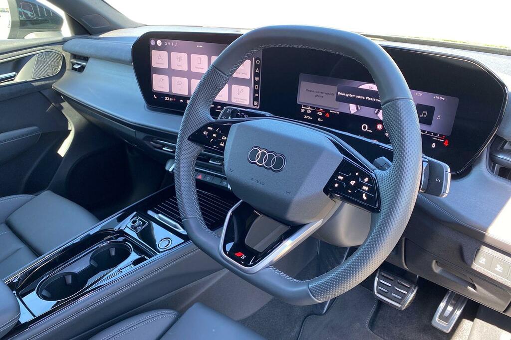 Audi Q3 1.5 E-hybrid Launch Edition Sportback P AX75LSU Grey #5