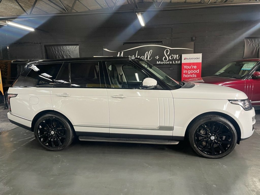 Land Rover Range Rover 4.4L Autobiography 5dr EU63EEO White #2