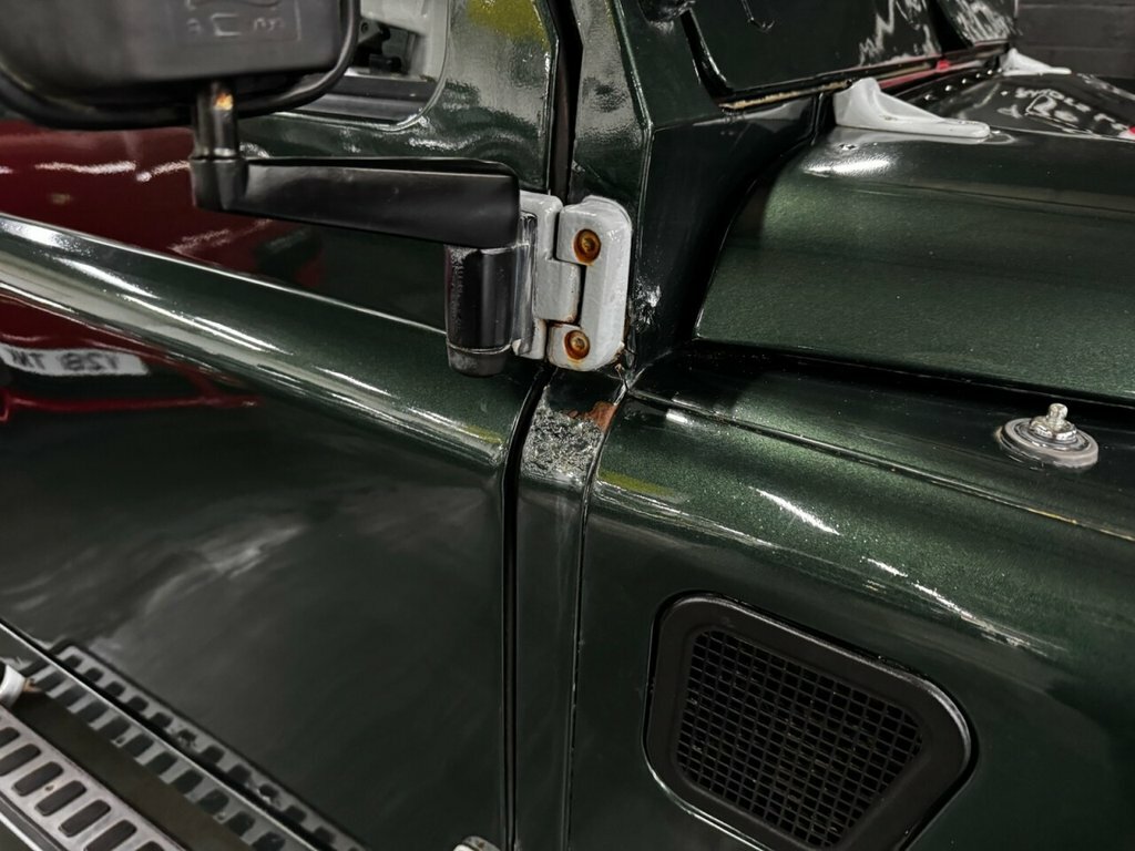Land Rover Defender 90 Suv Green #6