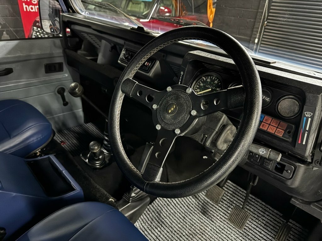 Land Rover Defender 90 4C Reg Dt Blue #12