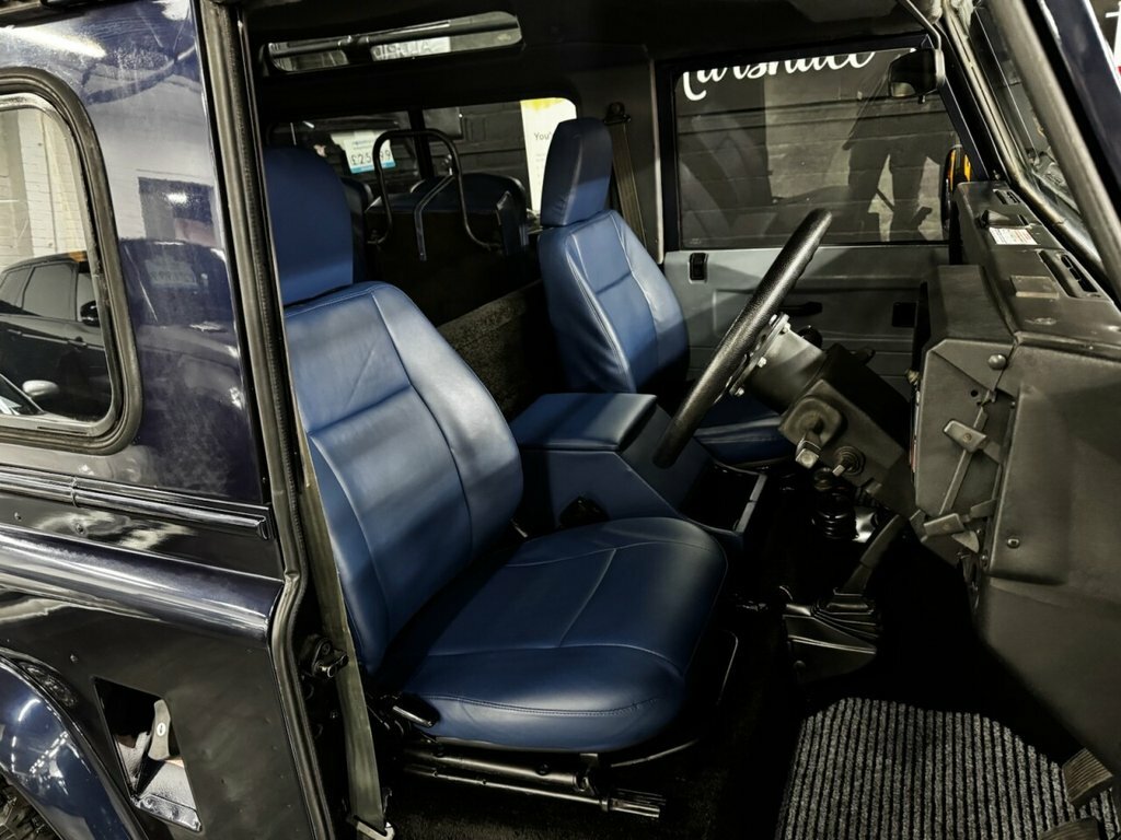 Land Rover Defender 90 4C Reg Dt Blue #13