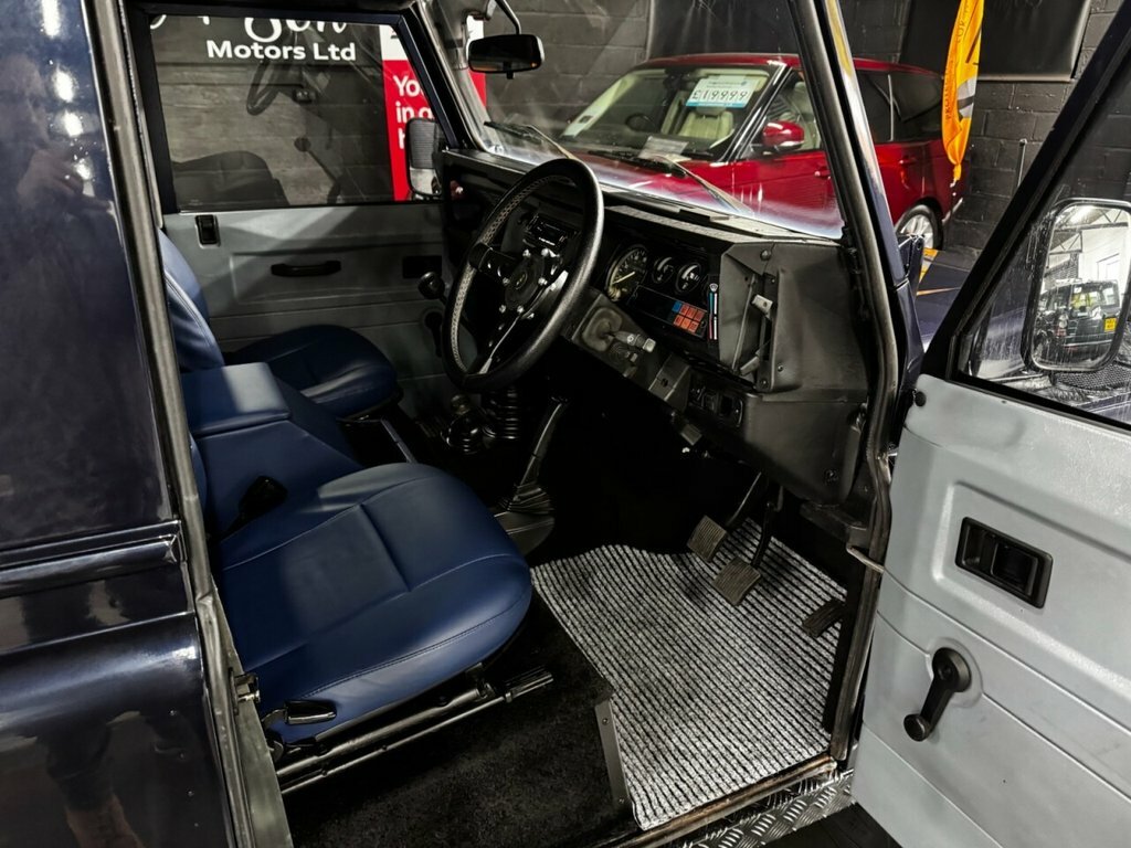 Land Rover Defender 90 4C Reg Dt Blue #7