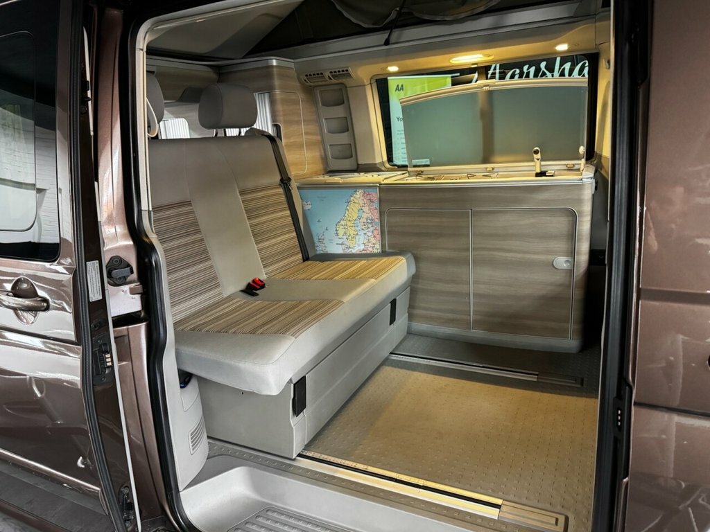 Volkswagen California Mpv DA11KGG Brown #4