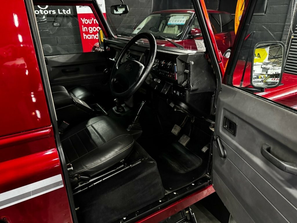 Land Rover Defender 90 Suv Green #9